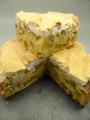 Rhabarberkuchen mit Baiserhaube